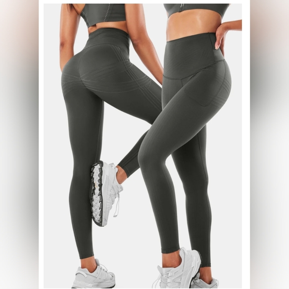 Fanka High-Waisted Black Leggings - Picture 10 of 10